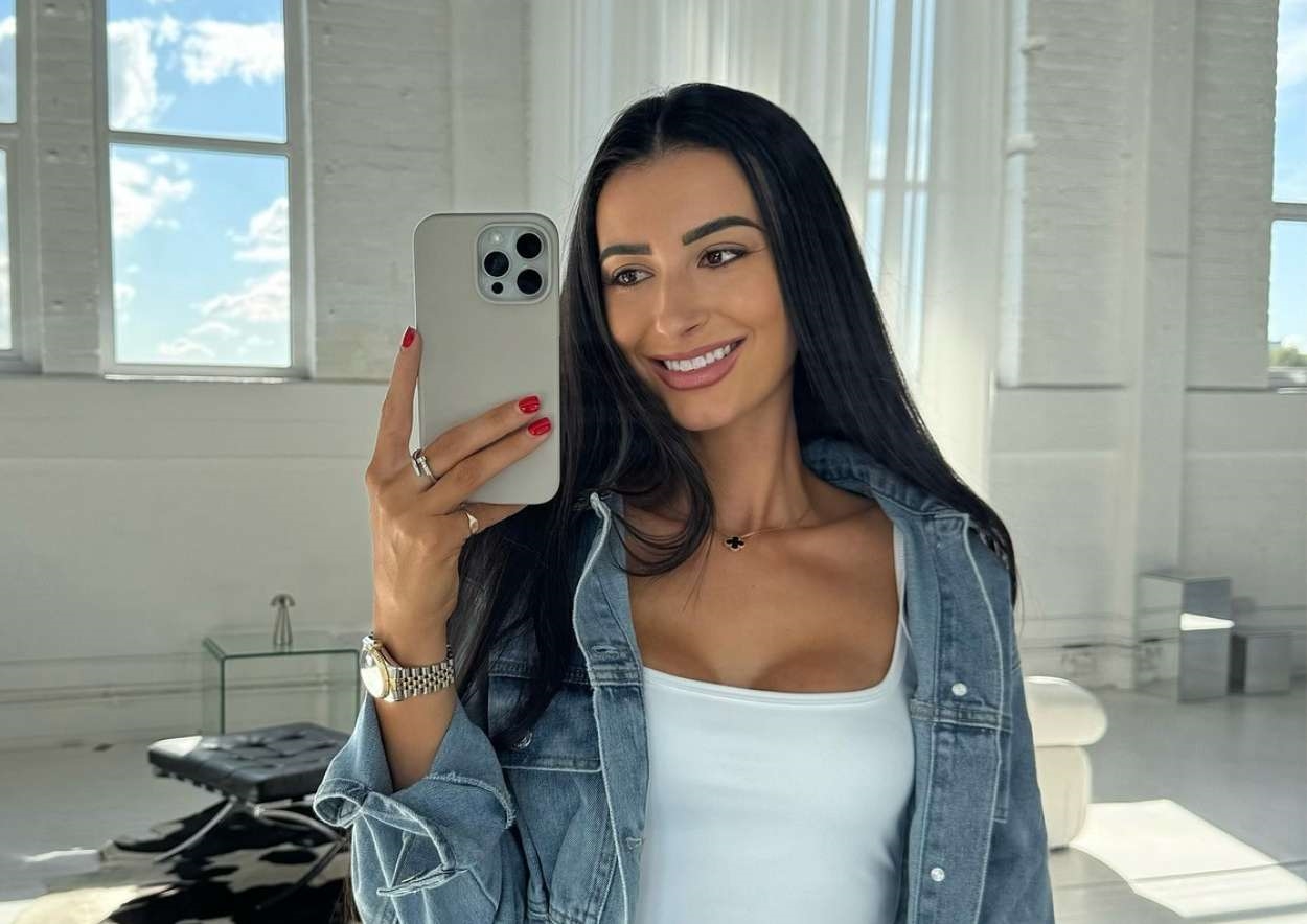 Laura Baker Breast Enlargement Laura Baker Breast Enlargement